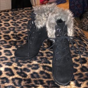 Fur ankle black booties!